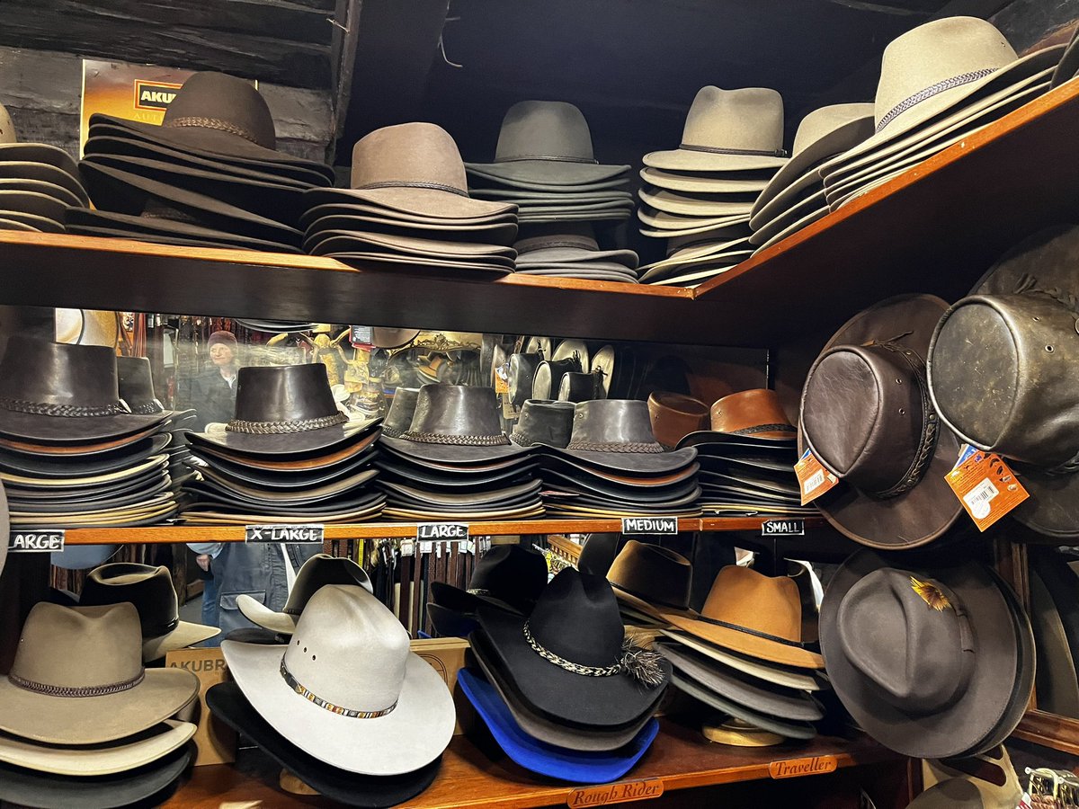 Meat_Watcher's tweet image. Can pick you up a nice leather hat @stationmum101