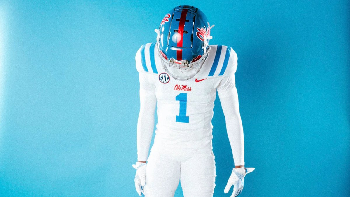 OleMissOnSI's tweet image. News: College Park (Ga.) Buford four-star safety Nascar McCoy has committed to Lane Kiffin and the Ole Miss Rebels, he revealed via social media.
Kiffin and Co. add the coveted Peach State defensive back to the program's 2026 haul.
More on McCoy: si.com/college/olemis…