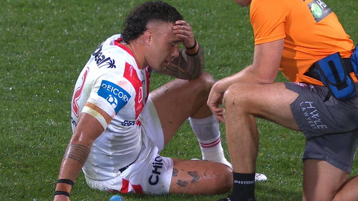 DaveRic1's tweet image. BREAKING: Fears @NRL_Dragons forward season is over. Full story w. @MCarayannis @telegraph_sport 👇🏻👇🏻dailytelegraph.com.au/sport/nrl/jayd…