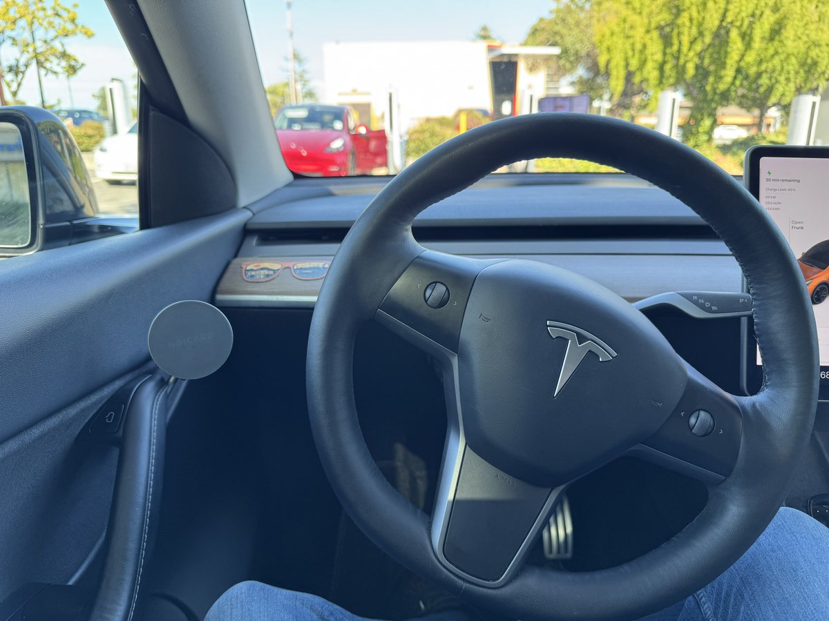 DhalgrenMarquis's tweet image. I’m sorry @JowuaLife 

I found a better MagSafe mount for my @Tesla , than any I’ve ever used, and you need to make your own version. Please. My last 2 were from you.

It replaces the screw in the door handle with a longer one to attach this. It’s sturdy, and amazing.