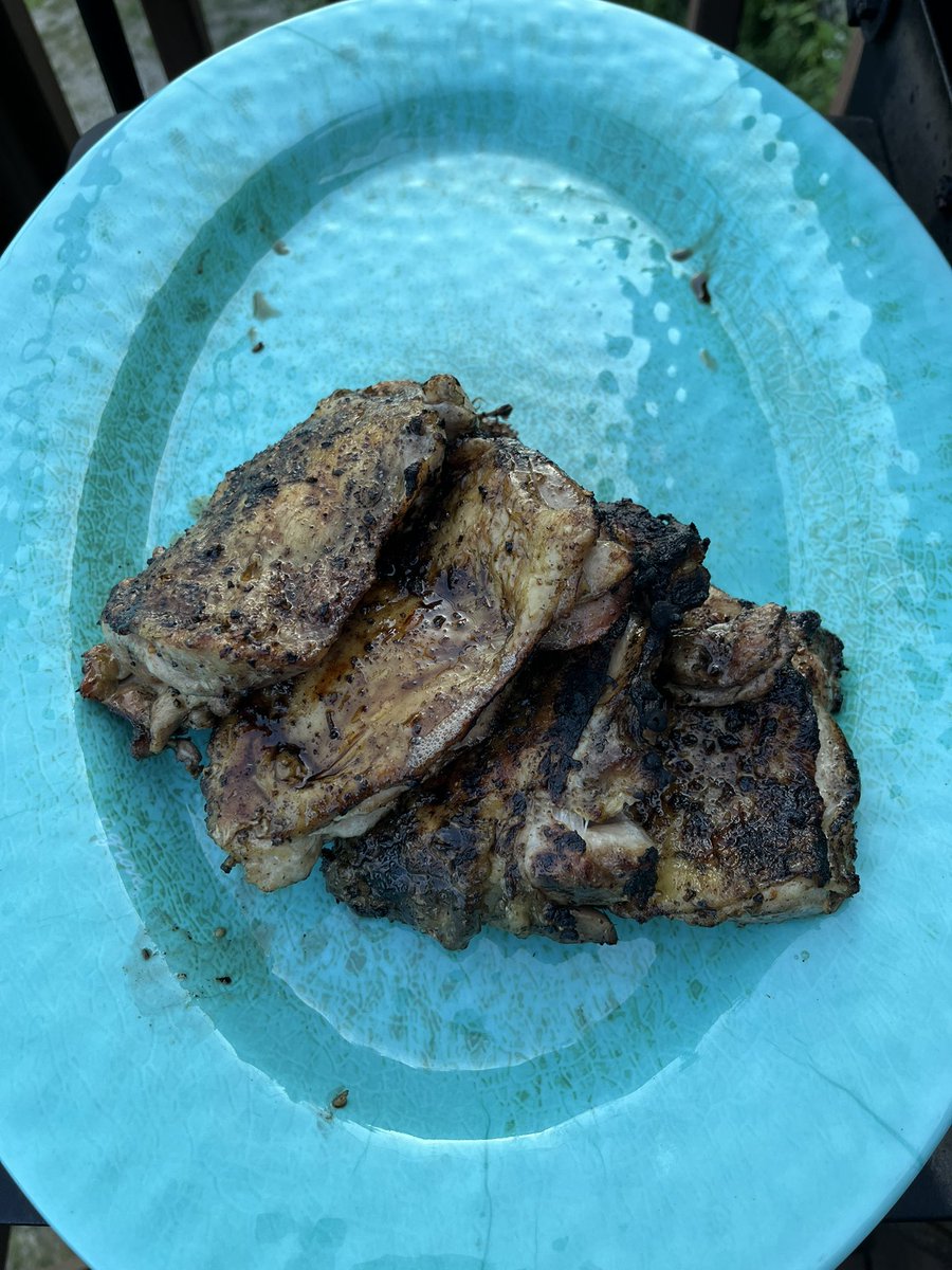 ragweed2020's tweet image. Even though I haven’t met all of your wives…but…these are the biggest thighs I’ve ever seen