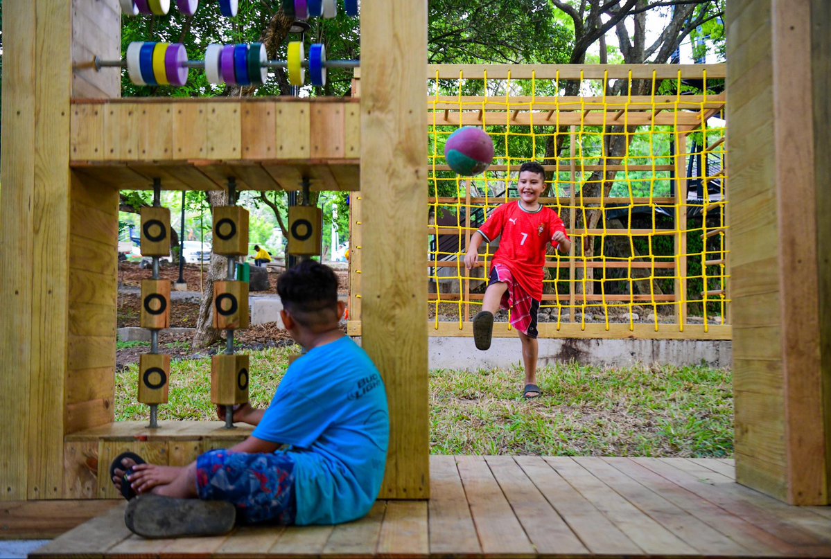 Karla_veron1's tweet image. Un nuevo destino turístico se abre para los migueleños en el sector de Placitas, San Miguel.
Hoy se entrega el renovado Parque de la Familia, un espacio ideal para la recreación, el senderismo y el encuentro con la naturaleza.