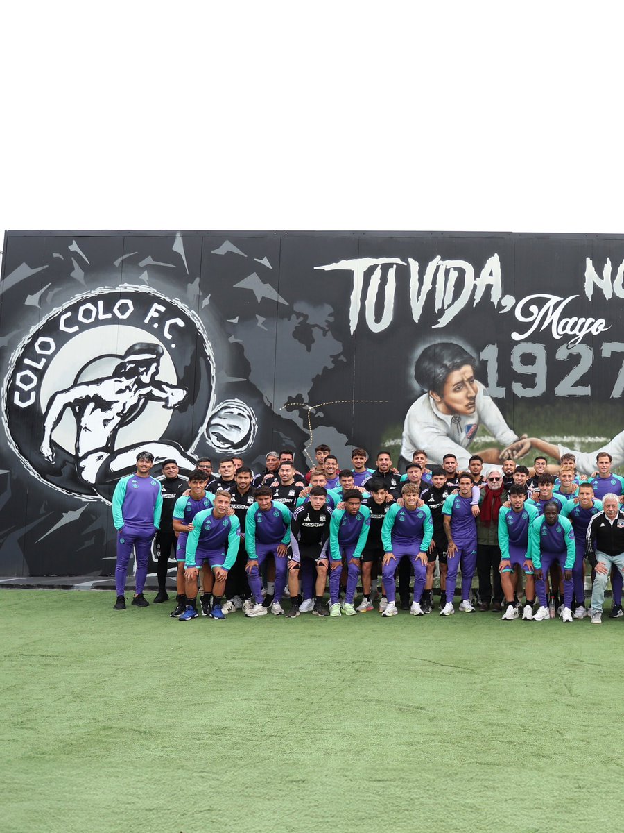 ColoColo's tweet image. Presentación del mural en honor a nuestro fundador David Arellano 🤟🏻🤍🖤

#𝑉𝑎𝑚𝑜𝑠𝐶𝑜𝑙𝑜𝐶𝑜𝑙𝑜 • #𝐶𝑒𝑛𝑡𝑒𝑛𝑎𝑟100