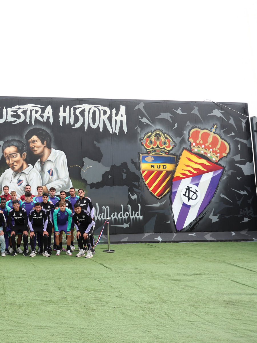 ColoColo's tweet image. Presentación del mural en honor a nuestro fundador David Arellano 🤟🏻🤍🖤

#𝑉𝑎𝑚𝑜𝑠𝐶𝑜𝑙𝑜𝐶𝑜𝑙𝑜 • #𝐶𝑒𝑛𝑡𝑒𝑛𝑎𝑟100