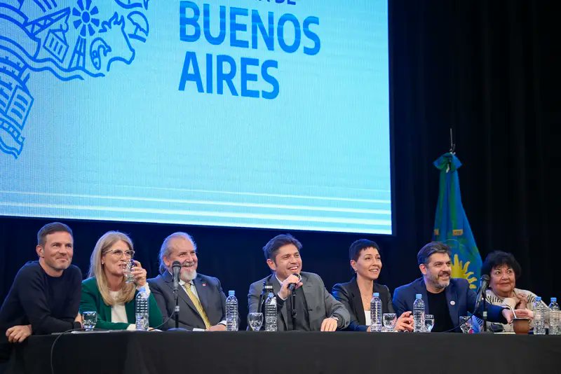 Primer acto de "unidad" del peronismo bonaerense con participación de Axel Kicillof, Mayra Mendoza y Verónica Magario, entre otros.

Fue en la Universidad Nacional de Quilmes este viernes.