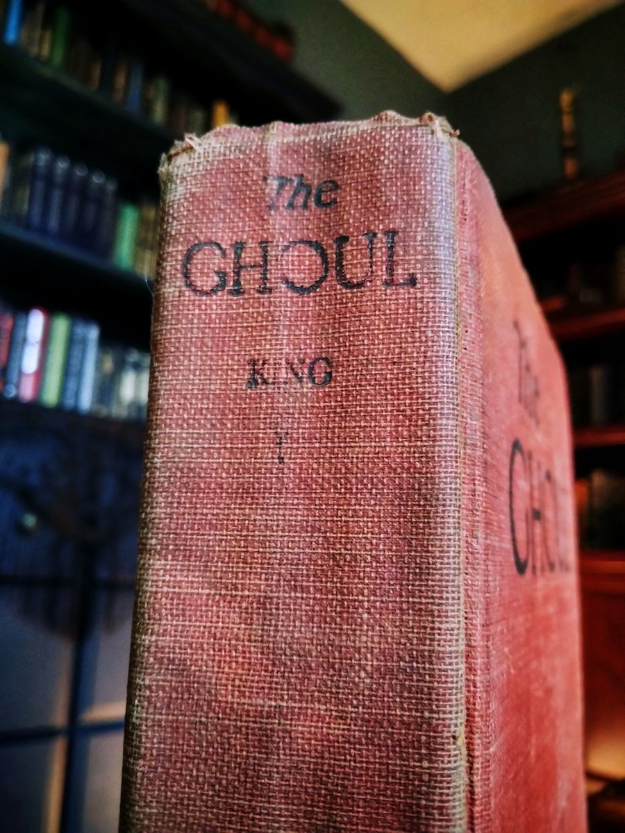 Weird_Friction's tweet image. "The Ghoul" by Frank King, published by Grosset and Dunlap in 1929.
This pulp thriller novel, which centers on a criminal mastermind known only as "The Ghoul," was adapted into the well-known 1933 film starring Boris Karloff.