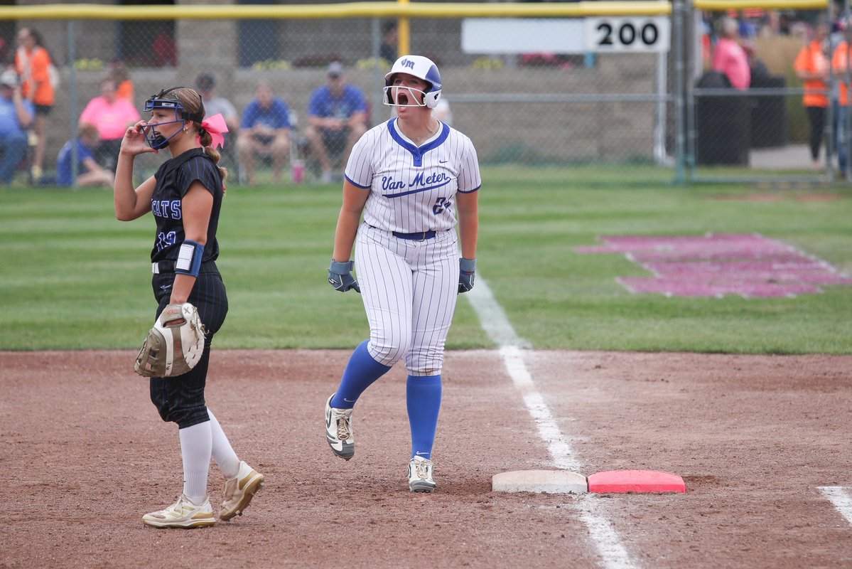 IAsoftball_'s tweet image. 馃敟WE ARE HEADED TO THE 8TH馃敟
VAN METER: 7
WEST LYON: 7
#IAsoftball X #iahssb