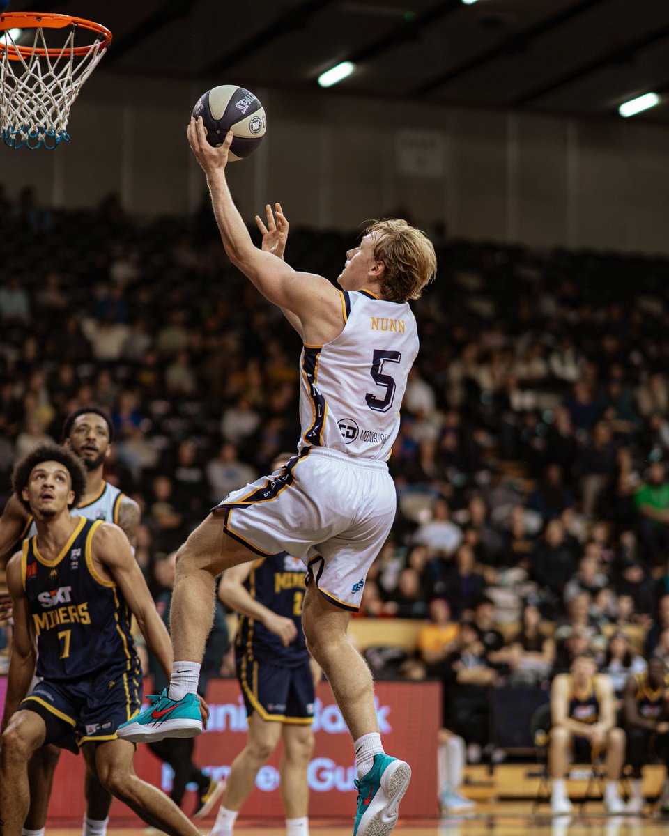 JackJumpers's tweet image. Finals time 💥
Good luck to Ben, Stoddy, Brody, Weeksy & the Hobart Chargers in their NBL1 finals over the weekend 👏
SATURDAY 👇
Melbourne Tigers v Ballarat Miners @ 6:00pm AEST
Sandringham Sabres v Hobart Chargers @ 7:00pm AEST
SUNDAY 👇
Knox Raiders v Eltham Wildcats @…
