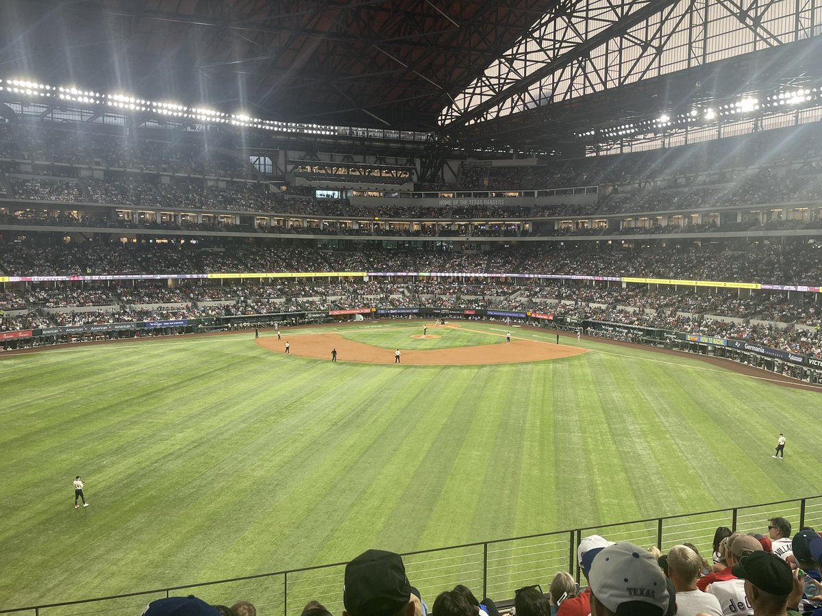 clrshonuff's tweet image. Current view. Go @Rangers!