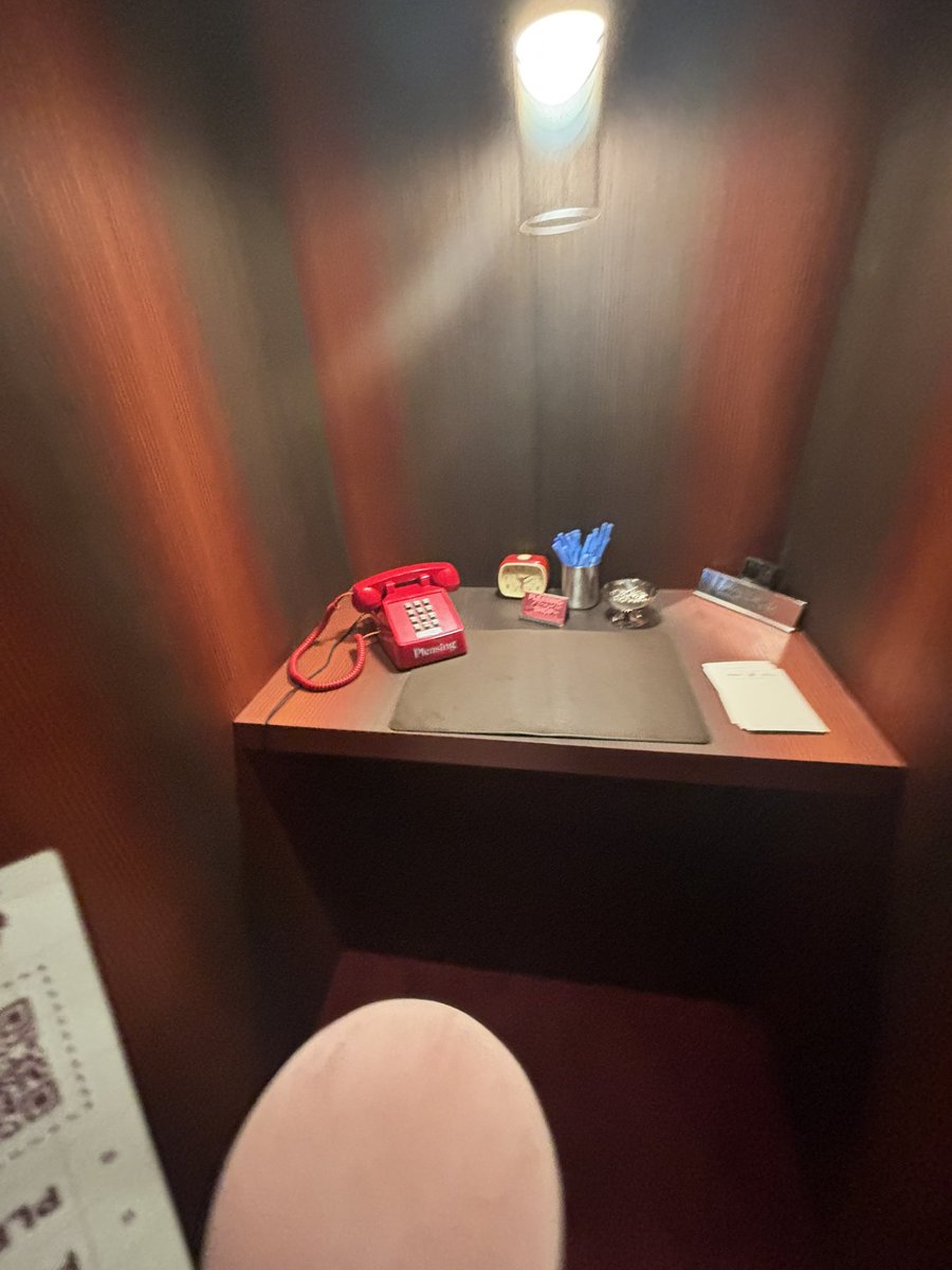 daydreamingrryy's tweet image. i loved this part of the shop. i wrote about what pleasing means to me then stuck it on the wall after dialing for a prompt. it was beautiful.