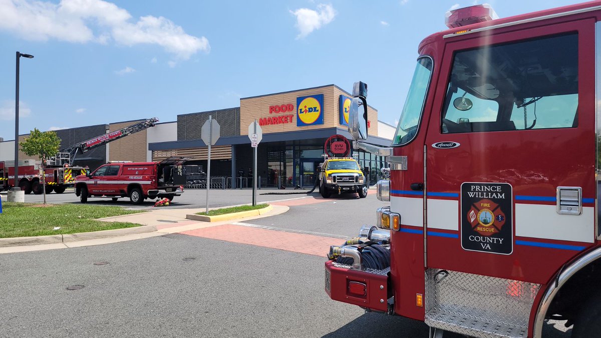 PotomacLocal's tweet image. Fire Breaks Out at LIDL Grocery Store on Liberia Avenue dlvr.it/TM6wD4