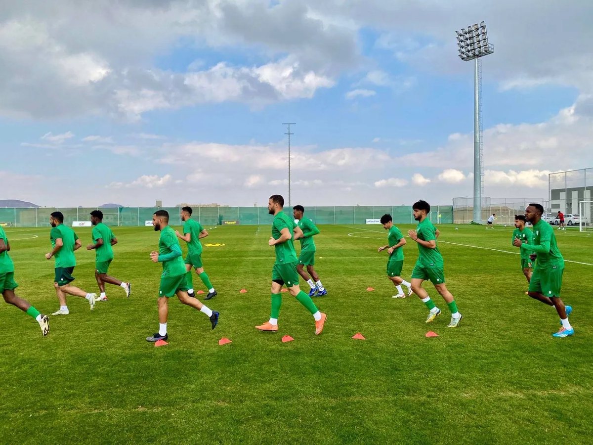 MadeinSaudi's tweet image. صرحت وزارة الرياضة @mosgovsa بالتعاون مع المركز الوطني للتخصيص عن خصخصة أول 3 أندية رياضية سعودية عبر الطرح العام:
• الأندية: #الأنصار @FcAlansar – #الخلود @AlkholoodClub – #الزلفي @club_zulfi ⚽️
• انتقال الملكية لجهات استثمارية خاصة