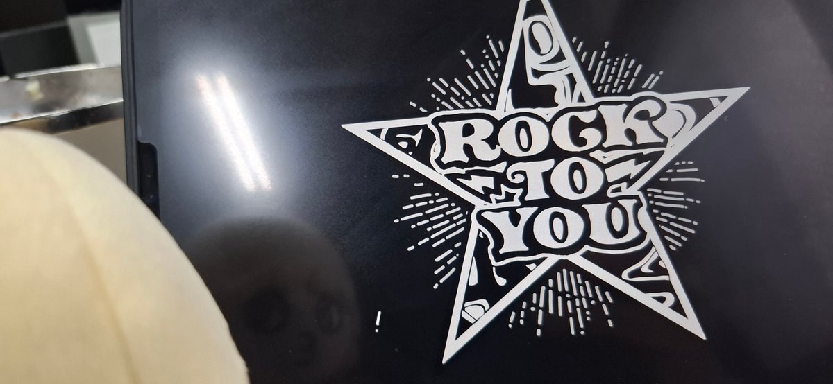 eclair_0126's tweet image. 🎸*
#ROCK_TO_YOU 初日おめでとうございます🌟
横山さん、バンドメンバーのみなさん、
スタッフさんやツアーに関わるみなさんに
何事もなく無事に完走できますように 🏃♂️
福岡で待ってまーーす.ᐟ.ᐟ