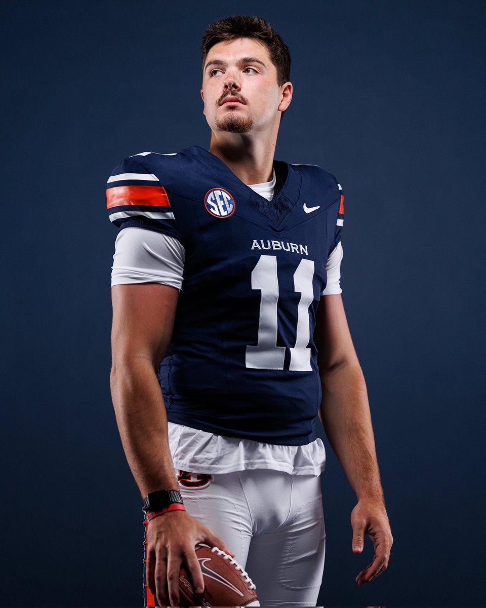 WarDamnDeuce's tweet image. The football gods took Bo Nix away from us, and now they’ve given us Jackson Arnold. He will bring us back to the promised land.
I’m on the Arnold Train, how about you?