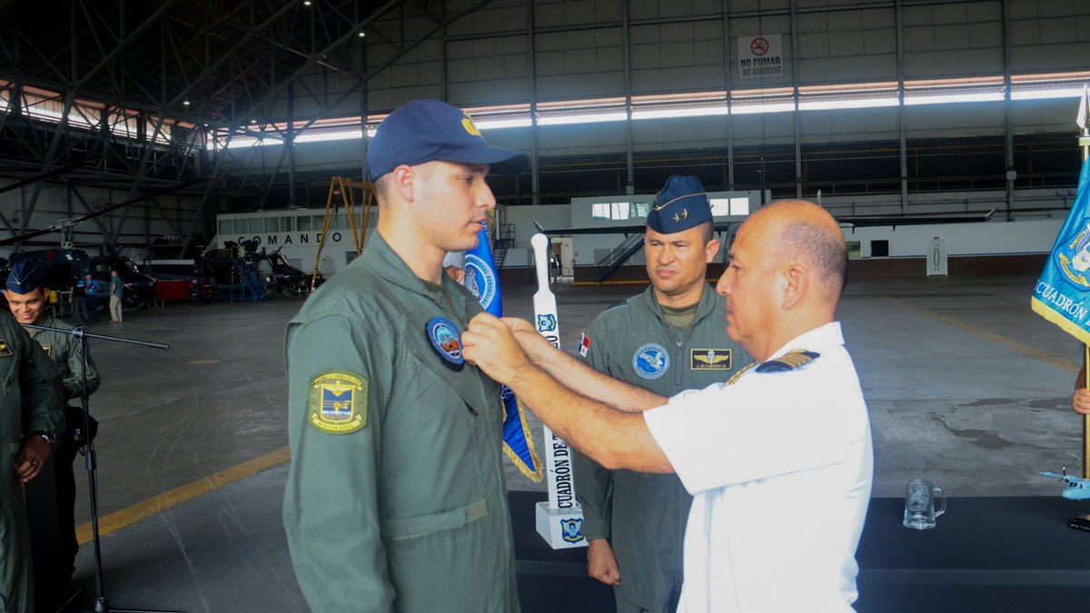 aeronavalpanama's tweet image. ✈️ El Alférez de Fragata Gonzalo Zuñiga, oficial de la Marina de Guerra del Perú, realizó su Primer Vuelo Solo en una de nuestras aeronave de entrenamiento, como parte de su formación en el Escuadrón de Entrenamiento Aéreo del #ComandoAéreo.
#FuerzaAeronaval