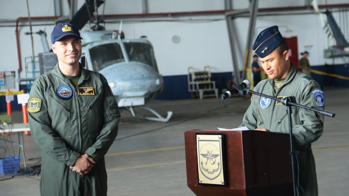 aeronavalpanama's tweet image. ✈️ El Alférez de Fragata Gonzalo Zuñiga, oficial de la Marina de Guerra del Perú, realizó su Primer Vuelo Solo en una de nuestras aeronave de entrenamiento, como parte de su formación en el Escuadrón de Entrenamiento Aéreo del #ComandoAéreo.
#FuerzaAeronaval