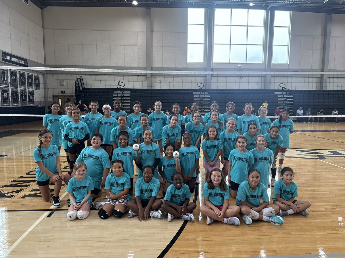 SteeleVball's tweet image. Had an amazing time at camp this week! A BIG thank you to all of the coaches who spent their time investing in our program!! Excited about ALL of our future Knights!! ⚔️🖤🏐 See you in the gym! @Steele78108 @LinthicumJustin @Coach_Lehnhoff @SK_Athletic