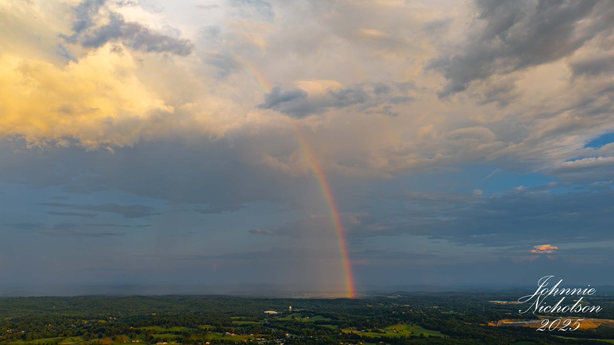 $Rainbow S of London #kywx #ekywx <a href="/spann/">James Spann</a> <a href="/AndrewWMBF/">Andrew Dockery</a> <a href="/nwsjacksonky/">NWS Jackson KY</a> <a href="/JenNimePalumbo/">Jennifer Palumbo</a> <a href="/jsmithwx/">Jordan Smith</a> <a href="/brobwx/">Brandon Robinson</a> <a href="/jloganwxguy/">Justin Logan FOX 56</a> <a href="/weatherchannel/">The Weather Channel</a> <a href="/JimWKYT/">Jim Caldwell ⛈️</a> <a href="/WeatherNation/">WeatherNation</a> <a href="/JimCantore/">Jim Cantore</a> <a href="/cjwxguy56/">Chris Johnson FOX 56 Weather</a> <a href="/Kentuckyweather/">Chris Bailey🌪️⚡️</a> <a href="/MarcWeinbergWX/">Marc Weinberg</a> <a href="/danpend3500/">Danny Pendleton</a> <a href="/BillMeck/">Bill Meck</a>