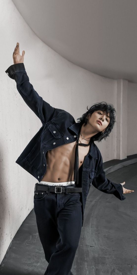 infoayrastarr's tweet image. Jungkook has a HOT BODY.

ayrastarr.lnk.to/HotBody
