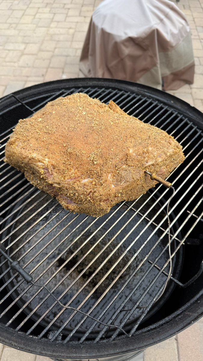 8.5 lb pork butt on at 5:30 pm

Let’s roll