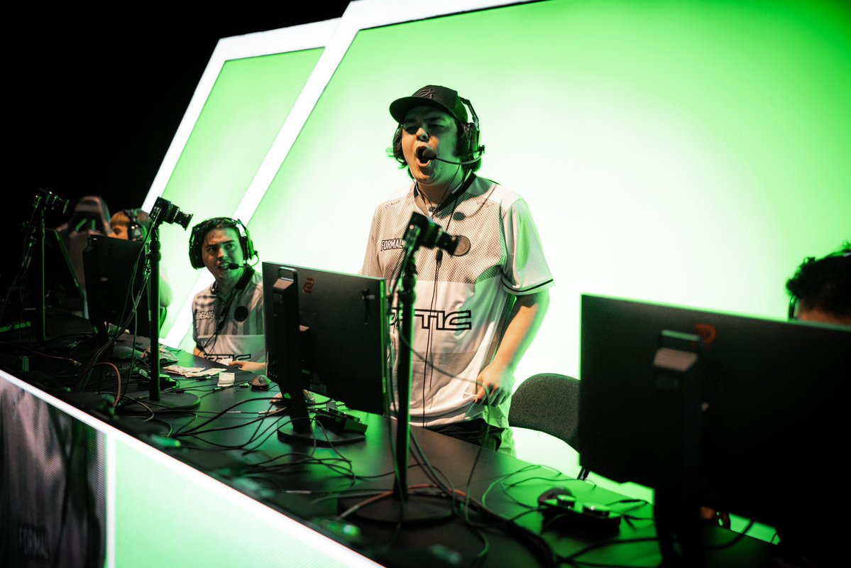 barish24's tweet image. Final HCS season of Halo Infinite. Make history boys #GreenWall