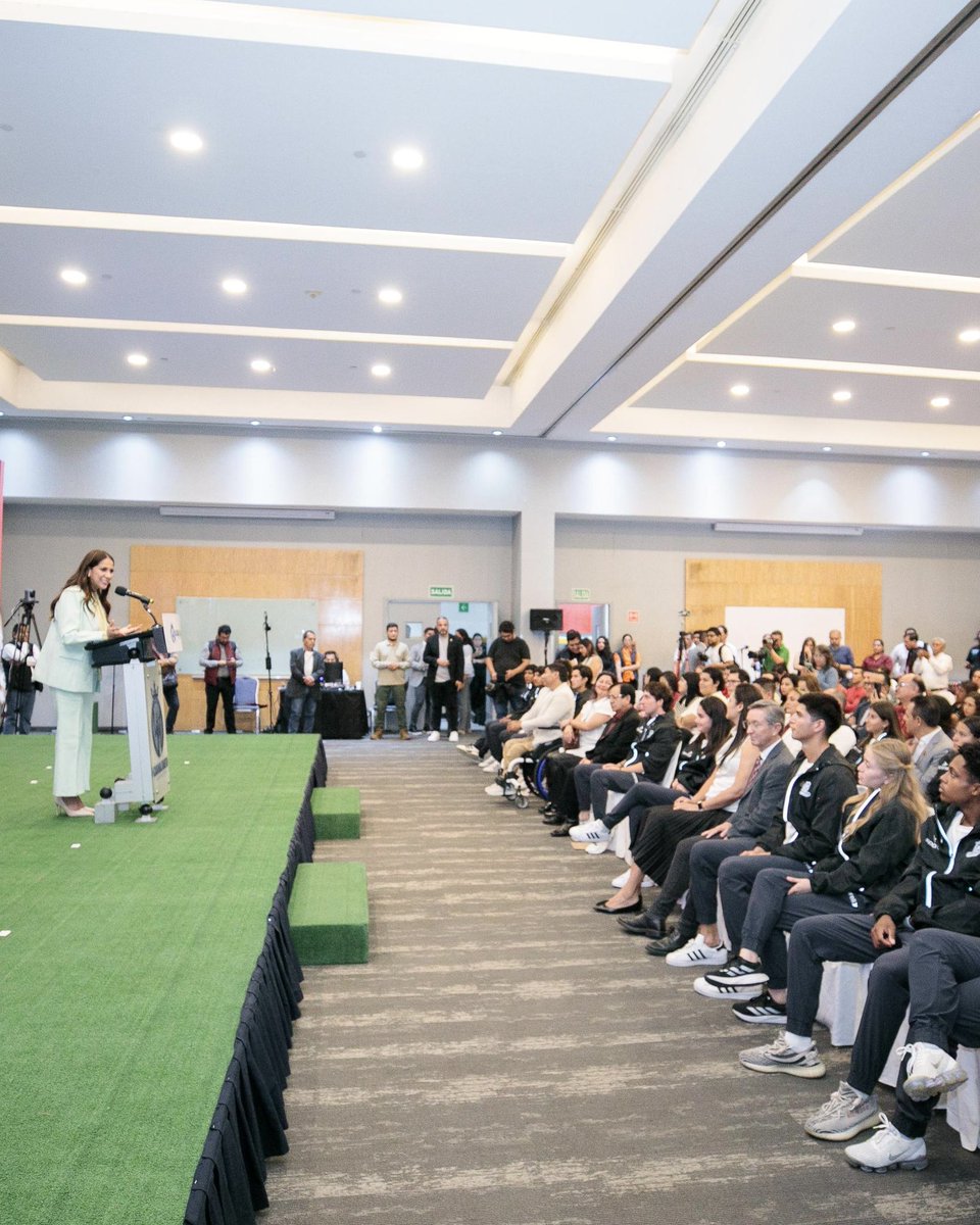 gobgente's tweet image. El talento y compromiso hace brillar a Guanajuato en el deporte. 💪🏻😎
Celebramos el abanderamiento de las y los atletas que representarán al estado y a México en los Juegos Panamericanos Junior Asunción 2025 en Paraguay. ⛹🏻♂️🏅
Felicidades a todas y todos. ¡Mucho éxito! 💙
