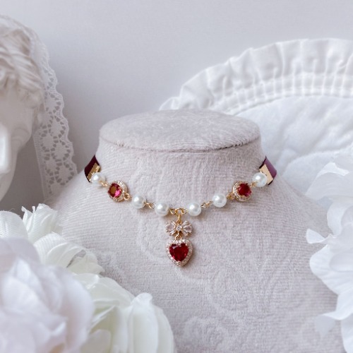 I just received Azelie choker | Default Title from Anonymous via Throne. Thank you! throne.com/heartrat #Wishlist #Throne