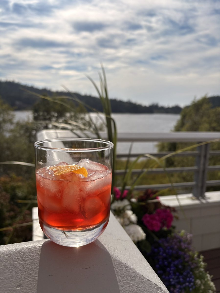 fitz_keith's tweet image. What a week! 5 straight days of new highs for the S&P, $PLTR on the move and tremendously humbling perspective on $TSLA
Thank YOU everyone for reading, following, & taking a moment!
Big 🏍️ ride planned for tomorrow but meanwhile it’s cheers to the weekend! 😀💯🙇💯