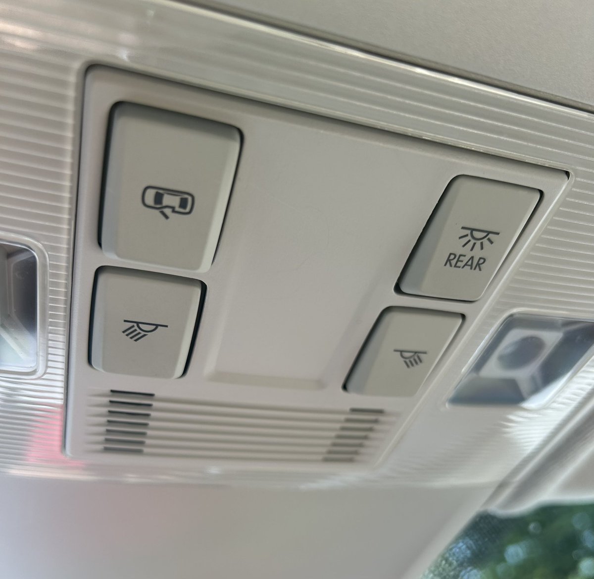 Ami_Marisol's tweet image. I took my car to the dealer yesterday to figure out why the overhead lights in the backseat won’t turn off. In other news, guess who learned what the bottom-right button does? 🥴