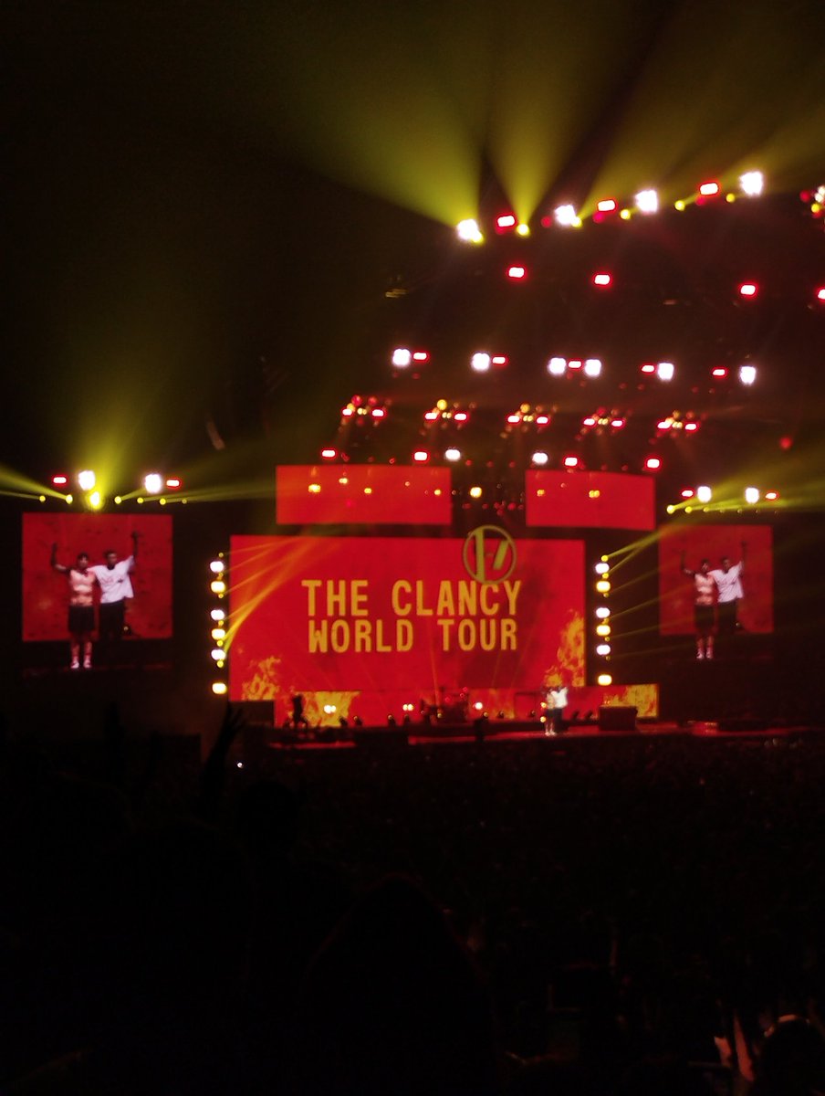 dann ⊬ lvs minho; saw tøp & p1h tweet media