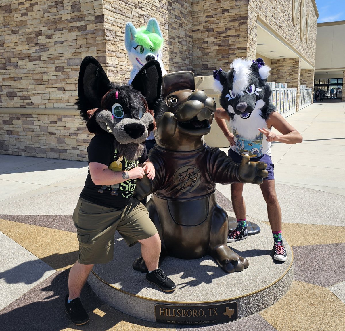 crossthewolf's tweet image. We stopped at Bucces on the way to the beach!