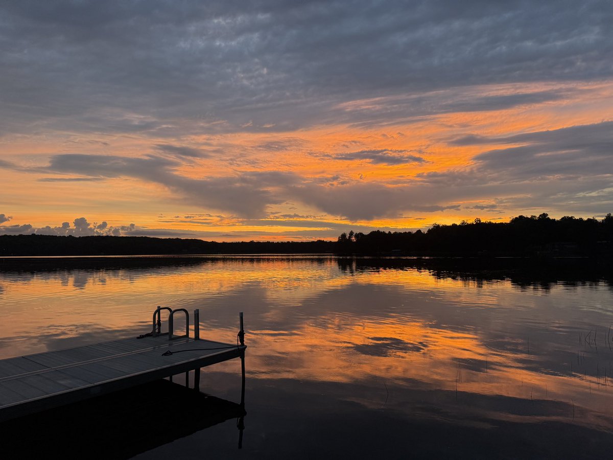 t_tothebone's tweet image. Nothing like summer sunsets on a lake in Northern Wisconsin 😍