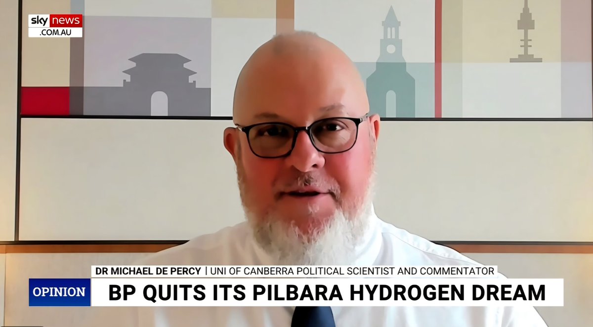 FlaneurPolitiq's tweet image. Talking about the demise of green hydrogen in Australia and Macron's misguided calls for a Palestinian state on "The World According to @rowandean".