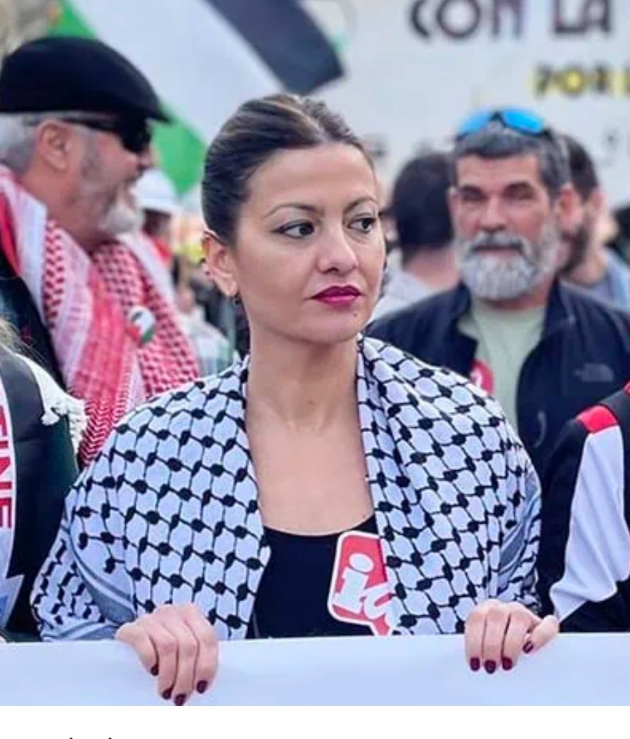 Aura Moner (@auramoner) on Twitter photo Com és que la ministra de la Juventud y la Infancia <a href="/sirarego/">Sira Rego 🔻</a> no ha sortit en defensa dels 44s nens (13-15 anys) expulsats de l’avió de <a href="/vueling/">Vueling Airlines</a> i abandonats sols a una terminal? O, com a mínim, obrir una investigació.
Sabeu per què? Perquè és palestina i antisemita. Com és que la ministra de la Juventud y la Infancia <a href="/sirarego/">Sira Rego 🔻</a> no ha sortit en defensa dels 44s nens (13-15 anys) expulsats de l’avió de <a href="/vueling/">Vueling Airlines</a> i abandonats sols a una terminal? O, com a mínim, obrir una investigació.
Sabeu per què? Perquè és palestina i antisemita.