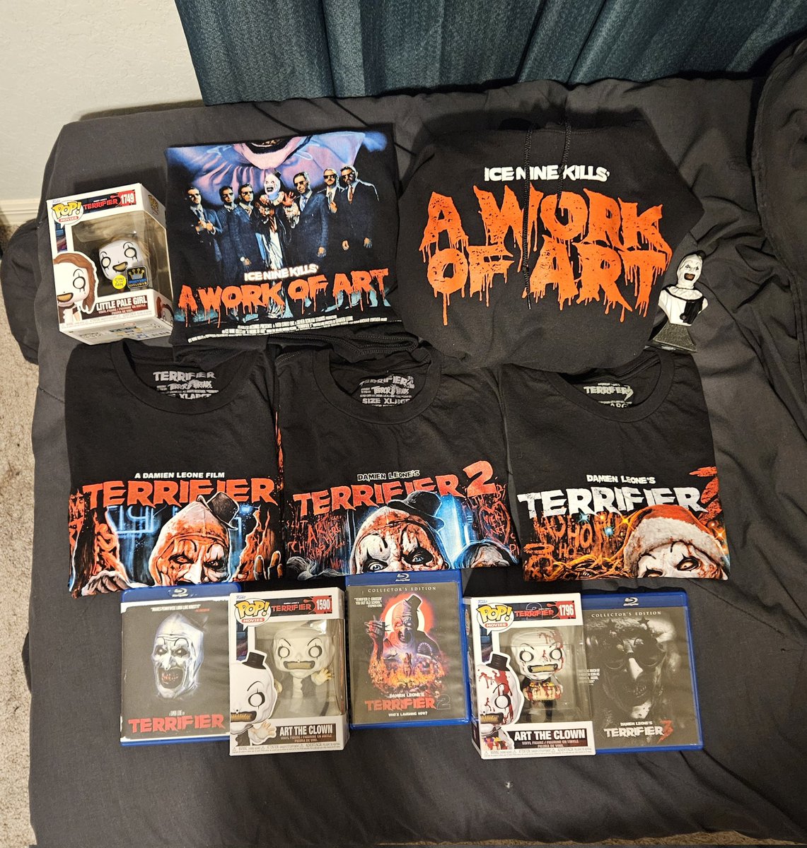 GhostHost_31's tweet image. Can you tell how much I love Art and the Terrifier films? @damienleone @TerrifierFilm @Terror_Threads @ICENINEKILLS