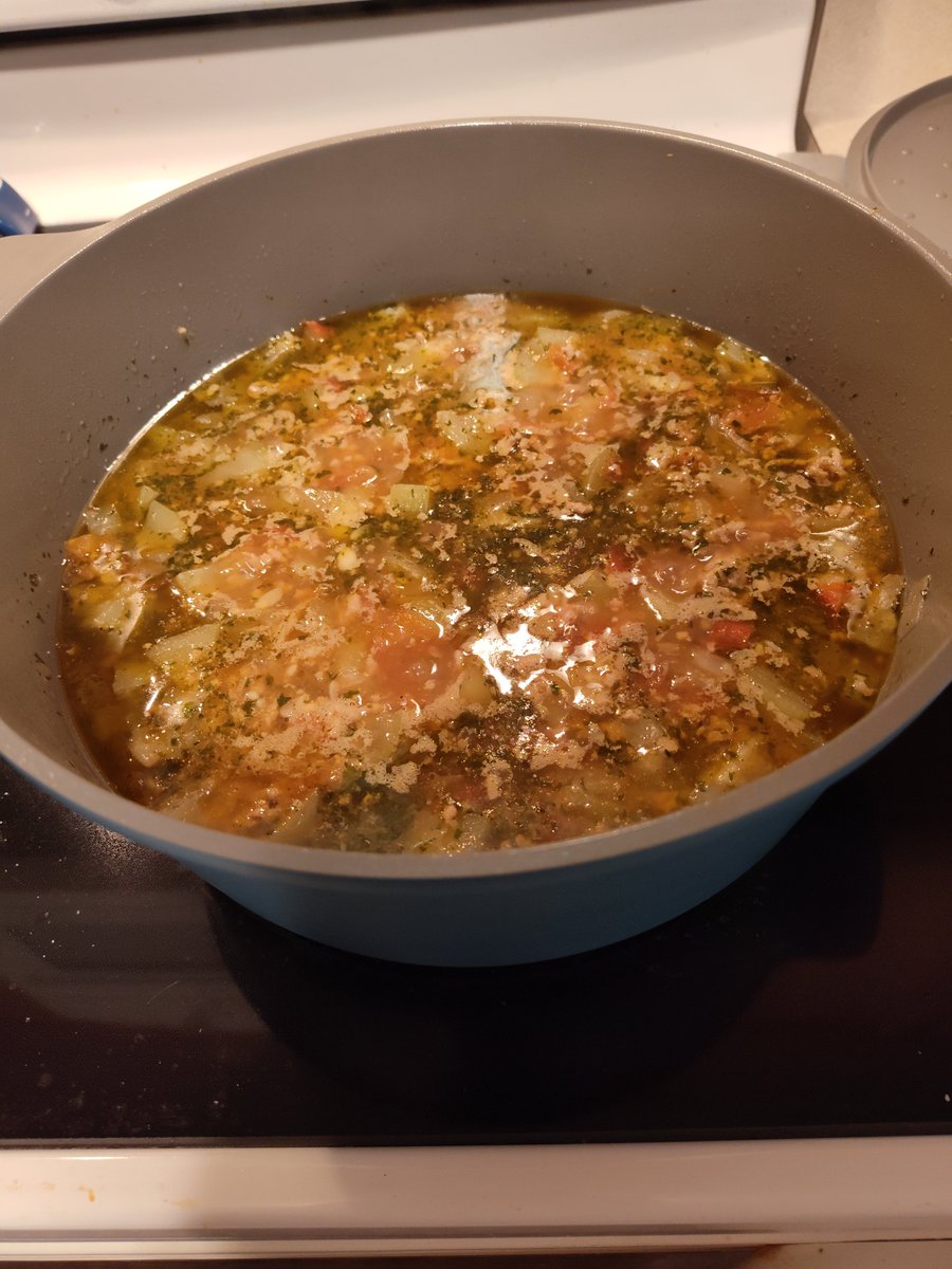 TheMRR7's tweet image. Spending my first weekend off the road since early May (with 3 straight days of typing basketball notes ... &amp;amp; watching DDD), so I decided to try my hand at making Ginisang Upo (a Filipino stew of upo (aka opo) squash, ground pork, tomato, onion, garlic, parsley, broth, parsley, &amp;amp;…