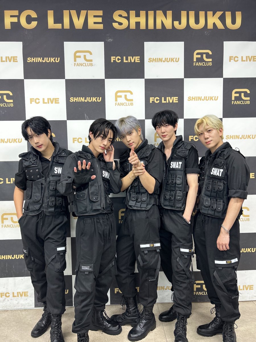 FCLIVE_shinjuku's tweet image. \本日イベントDAY🖤/
2025 A.WIN LIVE IN JAPAN
🗓️7/26(土) ⭐️ユニットチェキDAY⭐️
1️⃣14:00/2️⃣18:00
🎫当日券あり!初回無料🆓
#新宿📍#FCLIVE_SHINJUKU_HALL
#AWIN と特別な1日を過ごしませんか?
ぜひ受付までお越しください❣️
詳細🔗 x.gd/Hc2HV
#에이윈 #KPOP