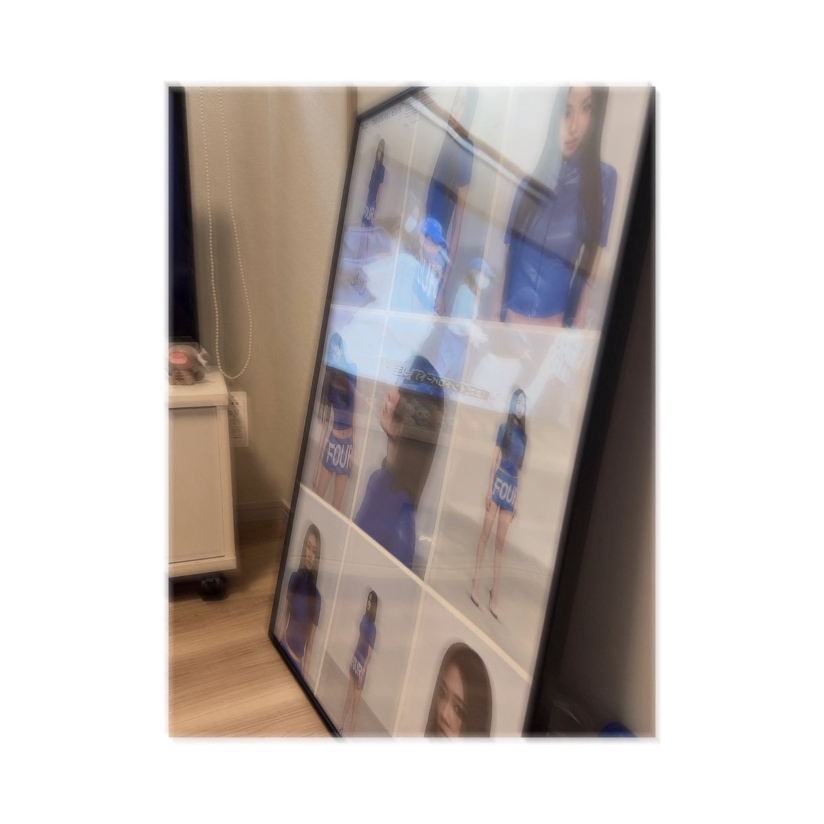 tomotwicepoyo's tweet image. 大阪レポを楽しみに待ってる💓💓
日本公演初日だからね、ワクワク♪♪
家のポスターずっとジヒョちゃんだったんだけど、ポスターが届いたのもあって久々に変えてみた✨良き💙💙(額のサイズはわかりませんポスター折ってますのでw)