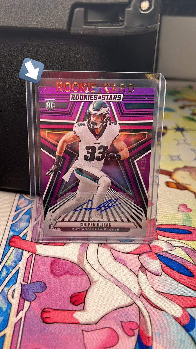 theripqueen's tweet image. DISCLAIMER. Will not gem. As you can see, there’s damage on the upper left hand corner. Price reflects damage.
Cooper DeJean Purple Auto /25. $100. OBO.