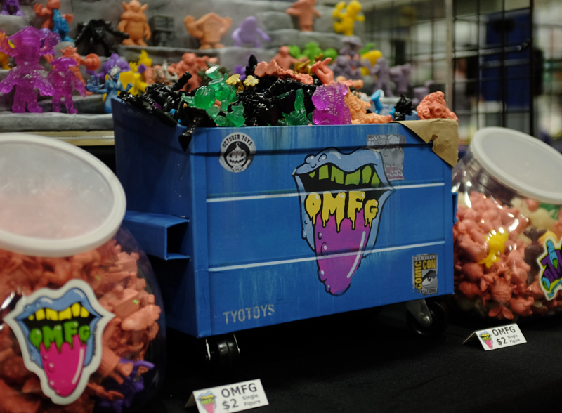 TyoToys's tweet image. Throwback to this SDCC booth prop I made for OMFG Minifigs dumpster display with @GeorgeGaspar #wastemanagement cardboard with vinyl wrap, real caster wheels