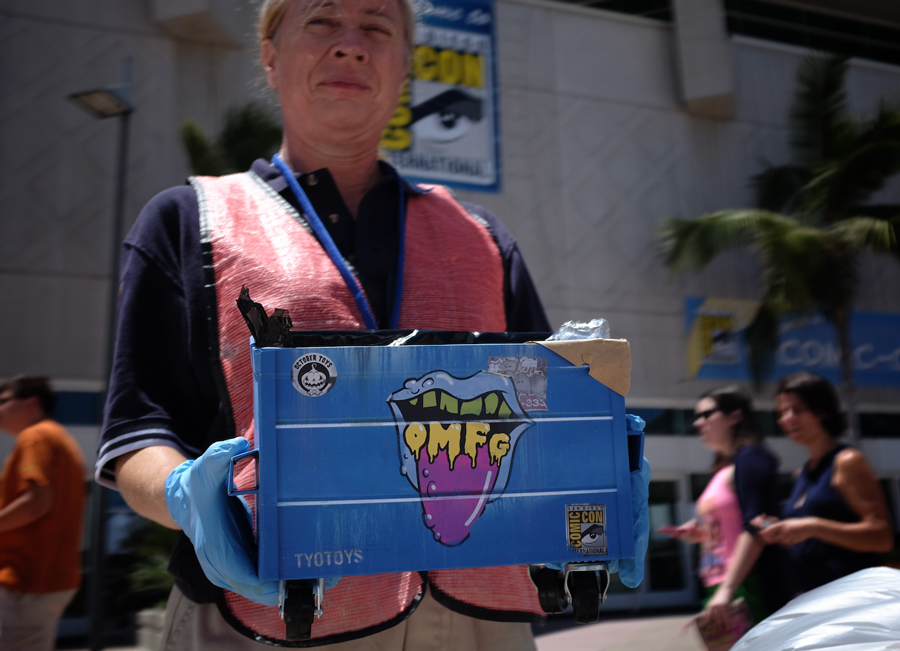 TyoToys's tweet image. Throwback to this SDCC booth prop I made for OMFG Minifigs dumpster display with @GeorgeGaspar #wastemanagement cardboard with vinyl wrap, real caster wheels