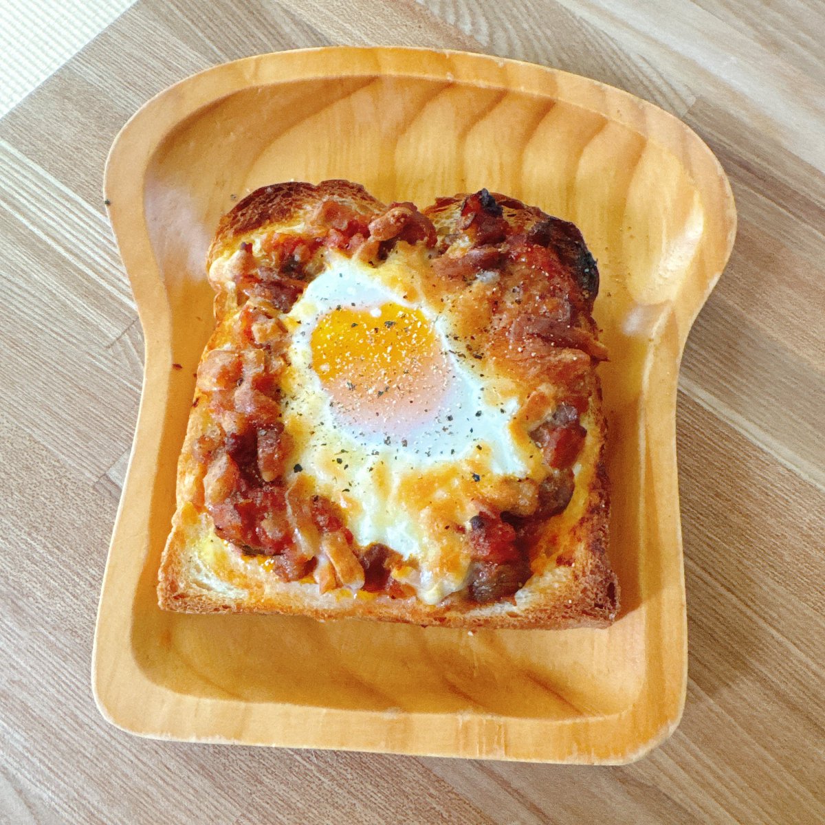 nco0707's tweet image. ラグー的なものを作って、パスタやグラタンやピザトーストにしました。
子供の頃、non-noの着回し⚪︎⚪︎daysを読むのが好きだったんだけど、料理でも使い回しするのが楽しい。
ちなみにその頃のnon-noは藤澤恵麻ちゃんと田中美保ちゃんが大人気だった!