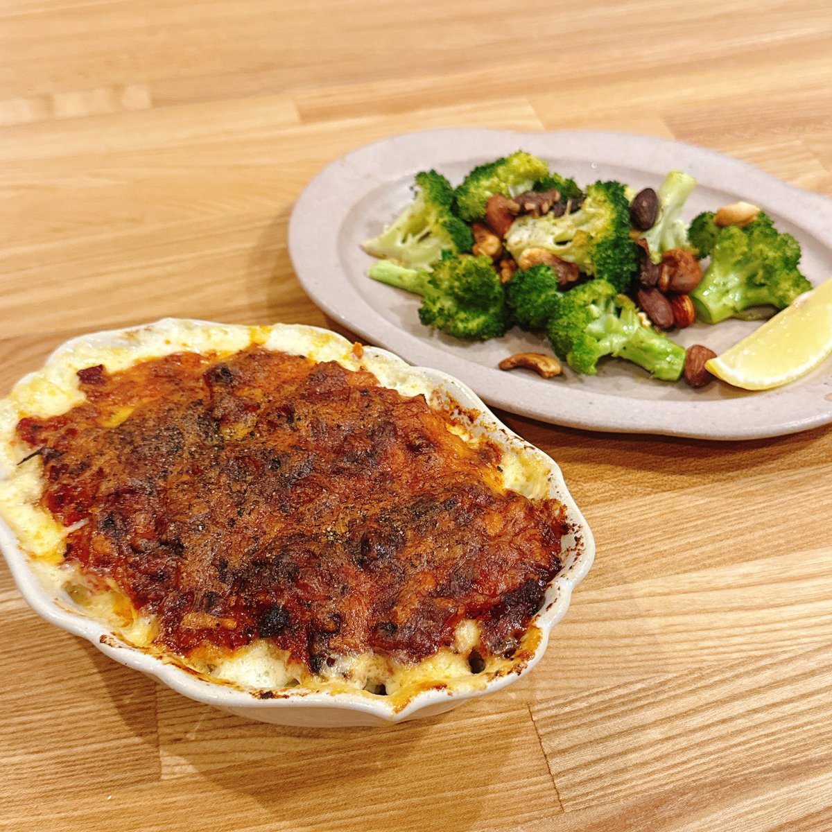 nco0707's tweet image. ラグー的なものを作って、パスタやグラタンやピザトーストにしました。
子供の頃、non-noの着回し⚪︎⚪︎daysを読むのが好きだったんだけど、料理でも使い回しするのが楽しい。
ちなみにその頃のnon-noは藤澤恵麻ちゃんと田中美保ちゃんが大人気だった!
