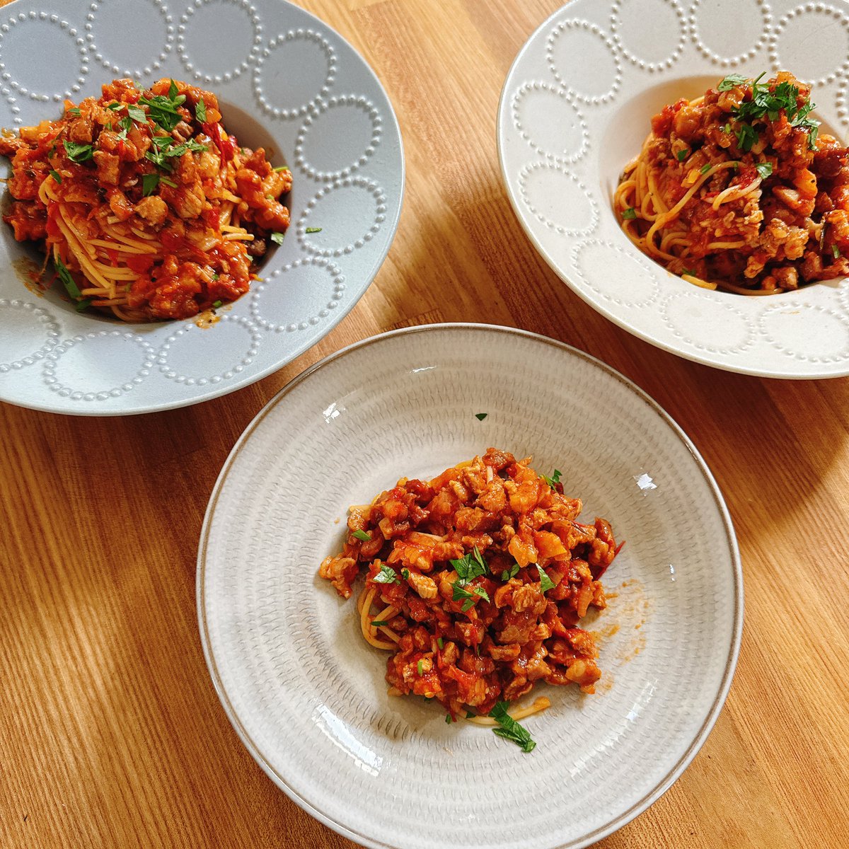 nco0707's tweet image. ラグー的なものを作って、パスタやグラタンやピザトーストにしました。
子供の頃、non-noの着回し⚪︎⚪︎daysを読むのが好きだったんだけど、料理でも使い回しするのが楽しい。
ちなみにその頃のnon-noは藤澤恵麻ちゃんと田中美保ちゃんが大人気だった!