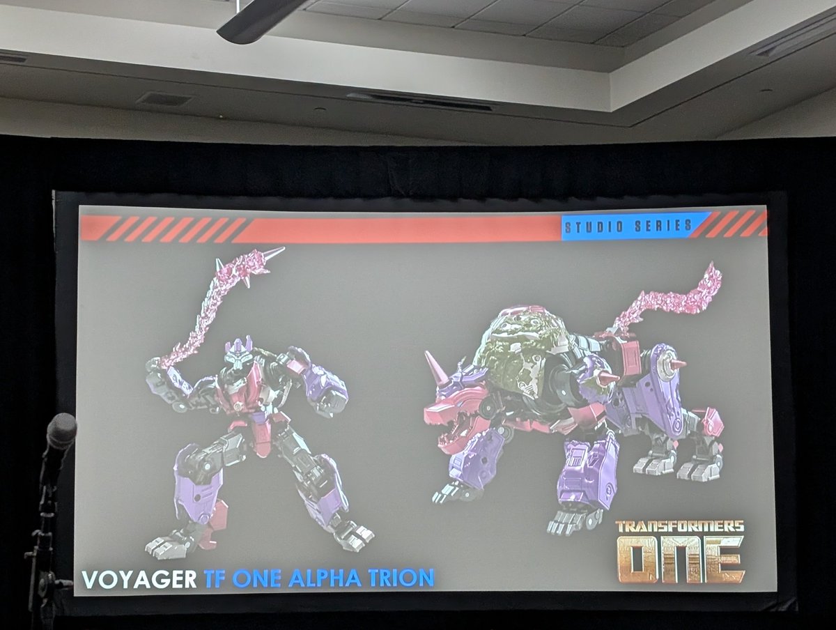 ily_cheetah's tweet image. im going to get them both and make them hold hands with my studio series sentinel prime