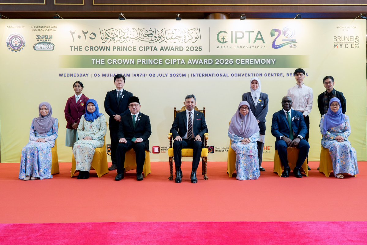 NTUsg's tweet image. Rewriting foundational rules: For turning marine clay into a low-carbon, “just-add-water” cement alternative, a team of #NTUsg researchers has clinched 1st Prize (ASEAN Category – New Invention & Innovation) at the 2025 Crown Prince CIPTA Awards in Brunei. Their invention —…