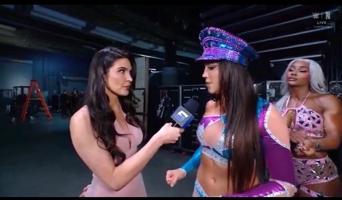 HEELFENIXXX's tweet image. ITS FRIDAY NIGHT @catherinekelley
Se ve muy hermosa, diosa
#SmackDown