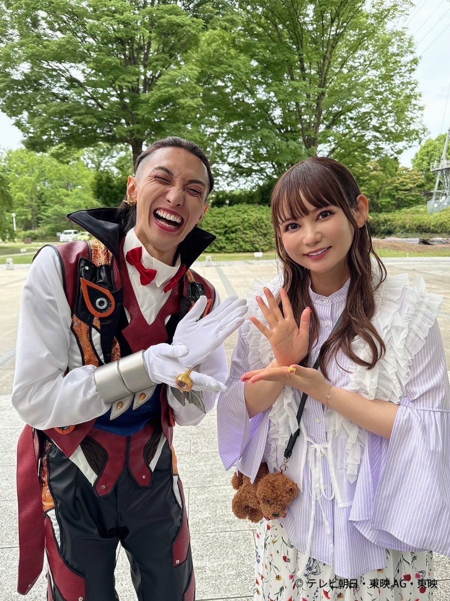 shoko55mmts's tweet image. ファイヤキャンドルさまと記念写真!
負けは知らねェ、容赦もねェ。ブライダン特攻隊長、不敗のファイヤキャンドル!!俺の炎で浄化してやる!
ナンバーワン戦隊ゴジュウジャー映画で
同じ画角でご一緒してます!
ぜひみてね!!