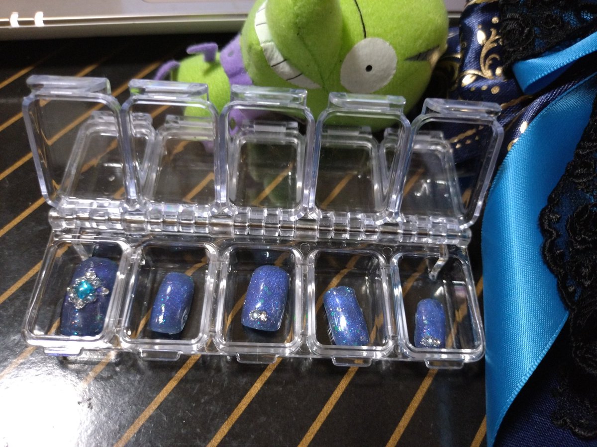 BloodR99's tweet image. パンストカフェが名古屋飛ばし無くて神だし、それに行けるの嬉しすぎて思わず作ったストッキング概念なヘアクリップとネイルチップ見て🫶
#NewPSG #Newパンスト
#PSG #PaSwG