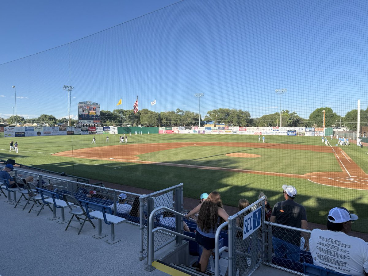 Almost game time at Connie Mack! <a href="/VinceEstrada17/">Vince Estrada</a> <a href="/Rockbaseball/">Rockwall Yellowjackets Baseball</a>